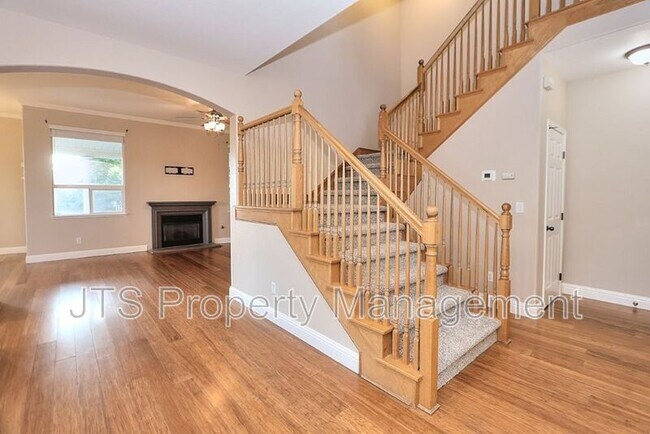 Building Photo - 2040 San Esteban Cir
