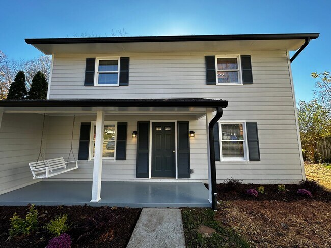 Building Photo - Weaverville Rental