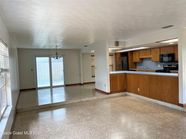 Building Photo - 296 Woodland Dr