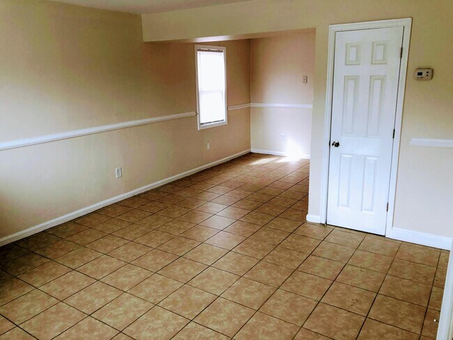 Building Photo - 1608 Eastern Ave NE