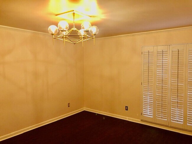 Building Photo - GORGEOUS 4/4 SOUTH HIGHLAND HOME-PIERRMONT...