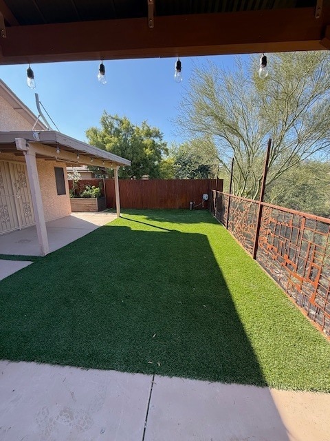 Building Photo - FOR RENT