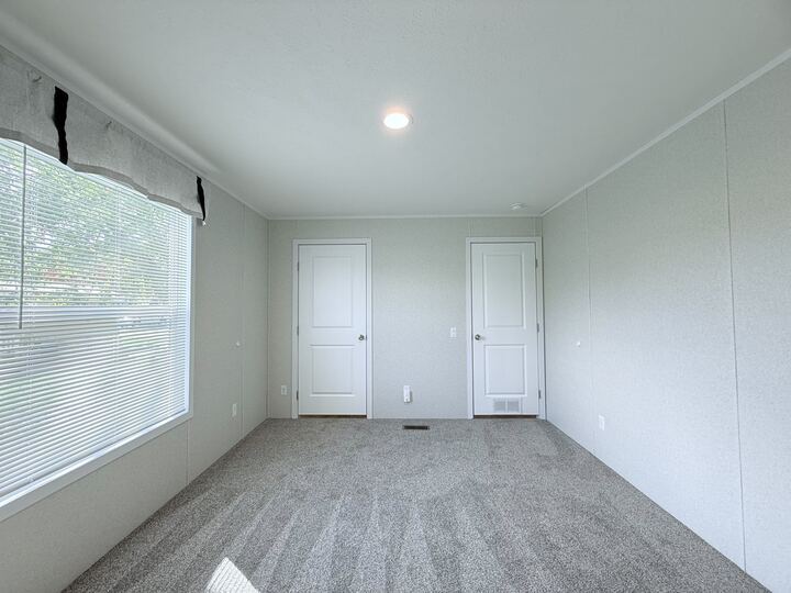 Building Photo - 29909 Flushing Dr