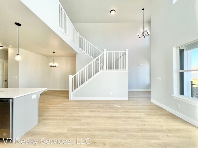 Building Photo - 3 br, 2.5 bath House - 4306 W. Silver Peak...