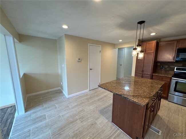 Building Photo - 6148 Bethlehem Ln