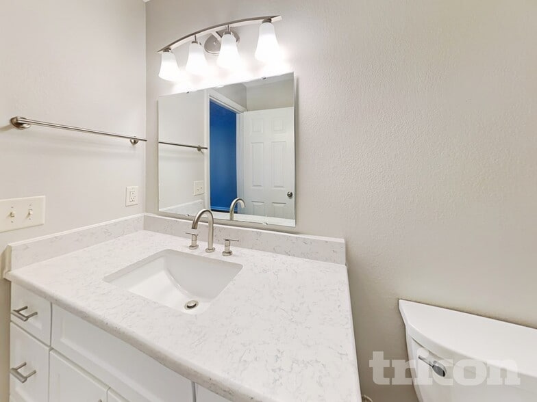 Building Photo - 5847 Mosaic Pl