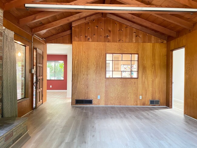 Building Photo - Palo Alto - Midtown, 4 Bed, 2 Bath Updated