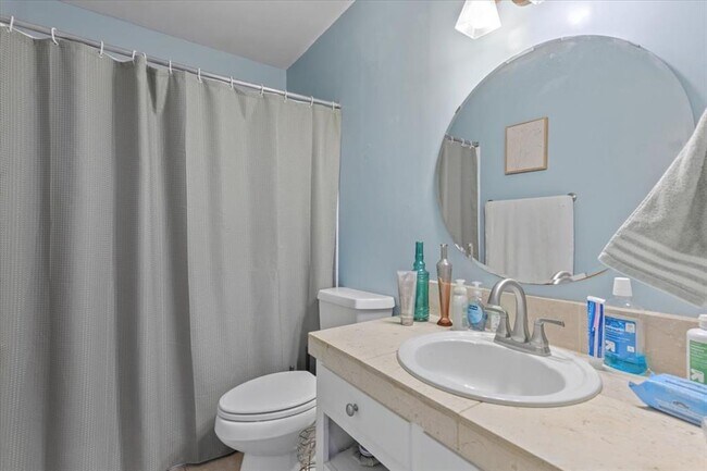 Building Photo - 6307B Shadow Valley Dr
