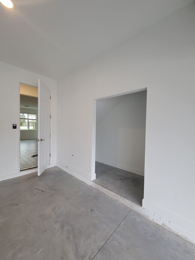 Building Photo - 5 Bedroom Brand New House with Innovative Technology near Winter Park