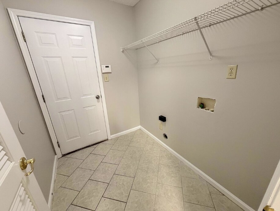 Building Photo - 1930 Hollington Dr