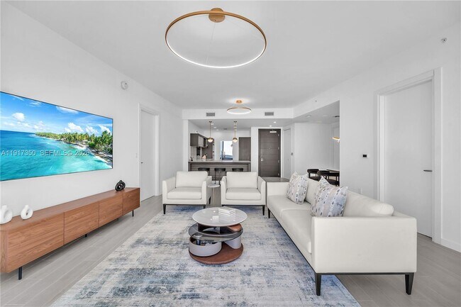 Building Photo - 200 Biscayne Blvd Way