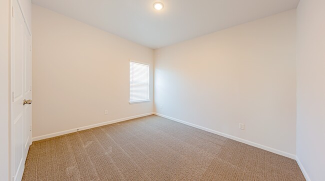 Building Photo - 2336 Cedar Pl Dr