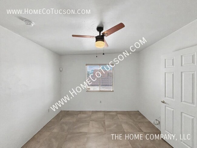 Building Photo - 5738 E Calle De Hielo Dulce