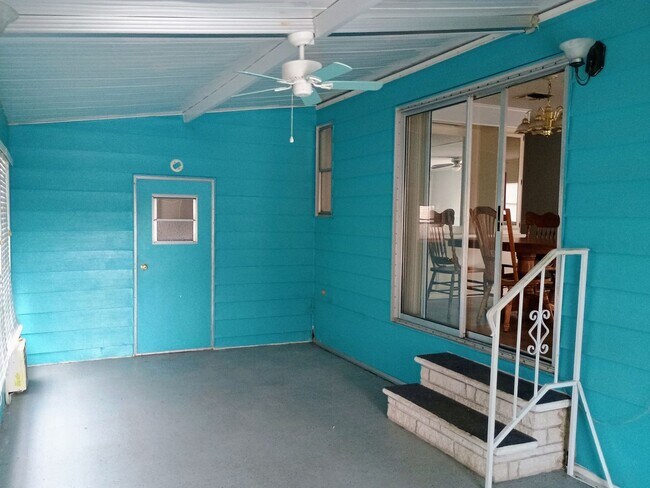 Building Photo - 2 Bedroom 2 bathroom