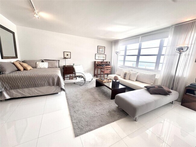 Building Photo - 100 Lincoln Rd