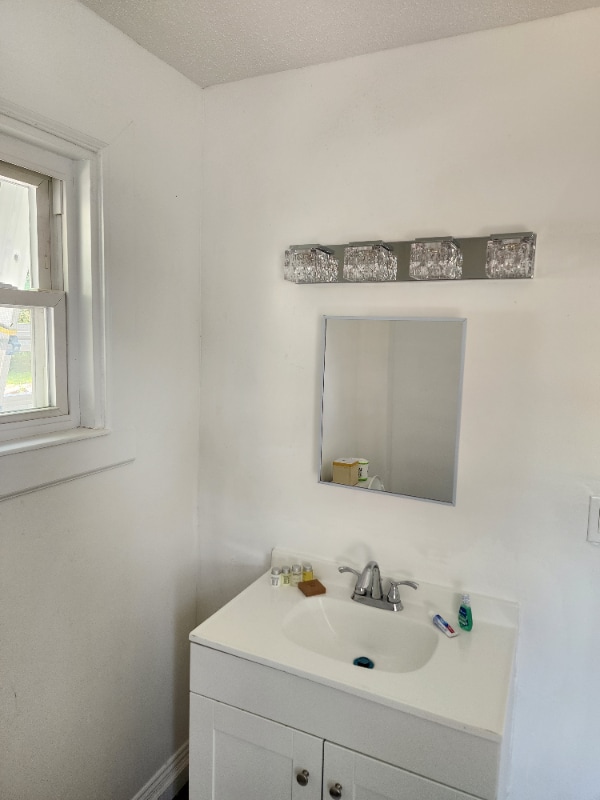 Building Photo - 302 Laurel Hill Ave