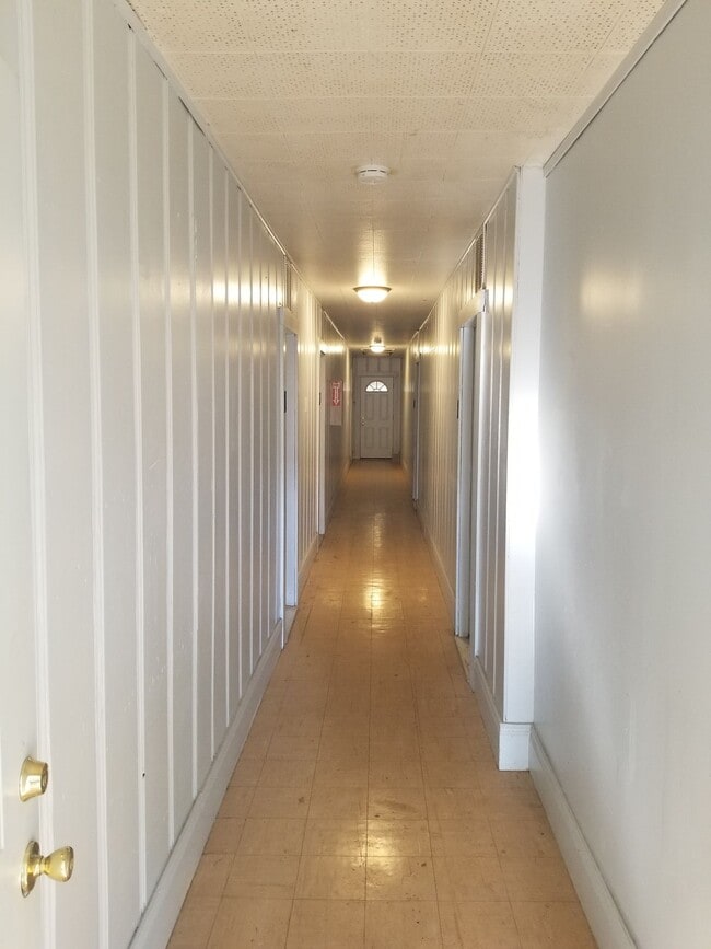 Building Photo - One-Bedroom Apartment in Shasta Lake