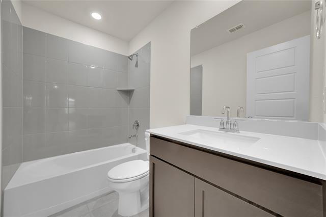 Building Photo - 2044 Hearn Dr