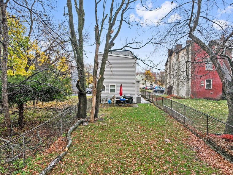 Building Photo - 1216 N Franklin St