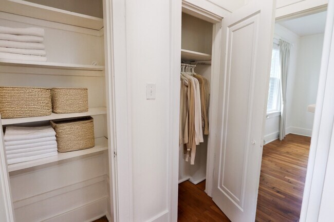 Building Photo - 1572 Overton Park Ave