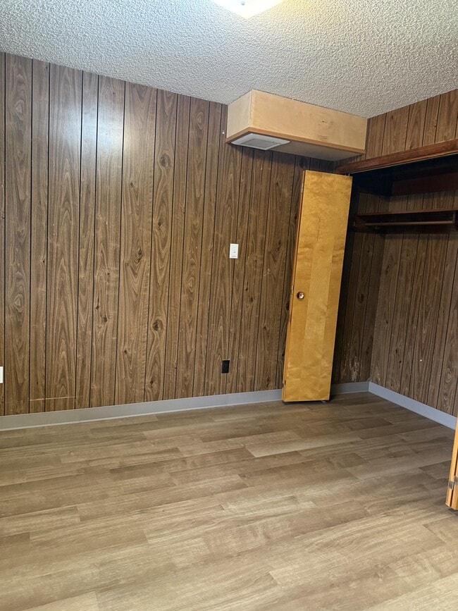 Building Photo - 405 Slater St