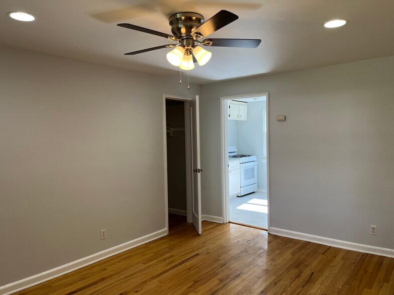 Building Photo - 15A Carolyn Ter