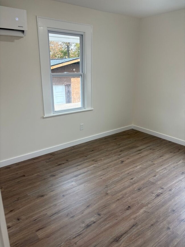 Building Photo - Newly remodeled house available now!