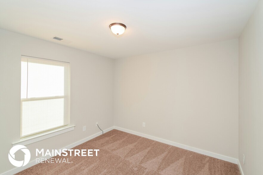 Building Photo - 75 Deer Creek Dr