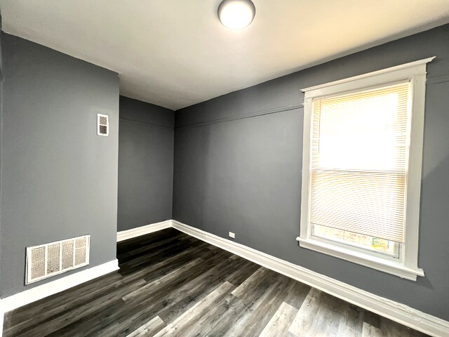 Building Photo - 6630 S Rhodes Ave