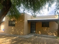 Building Photo - Townhome For Rente
