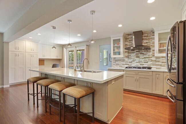 Building Photo - 67 Exeter Ln