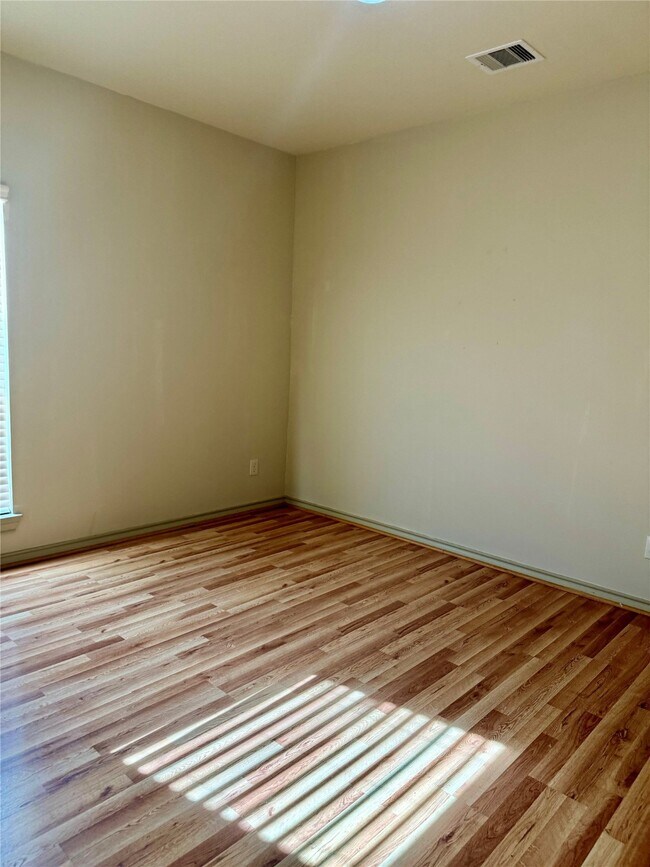 Building Photo - 3314 Selene Dr