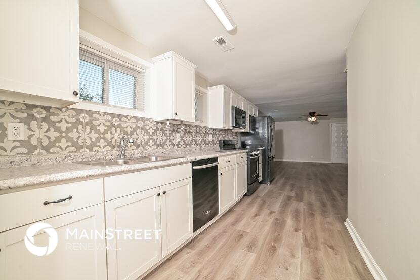 Building Photo - 5115 Landbrook Dr