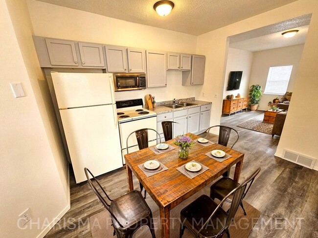Building Photo - Cozy Two-Bedroom Apartment – Great Locatio...