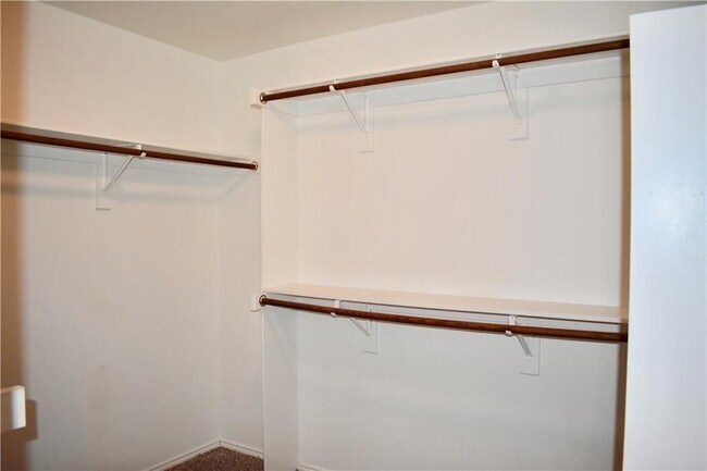 Building Photo - 1000 Salt Creek Trail