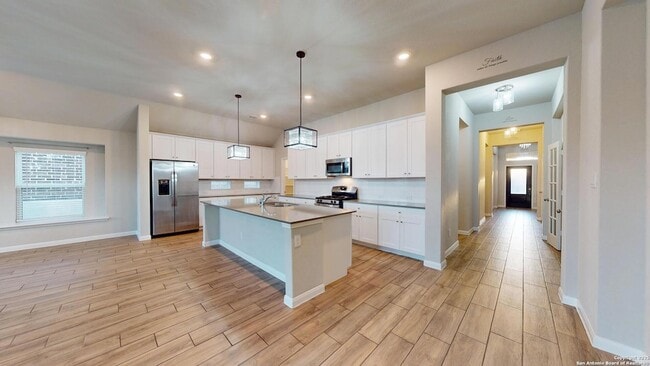 Building Photo - 5911 Akin Glen