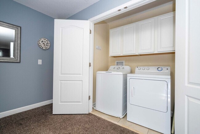 Building Photo - 1400 Moon Valley Dr
