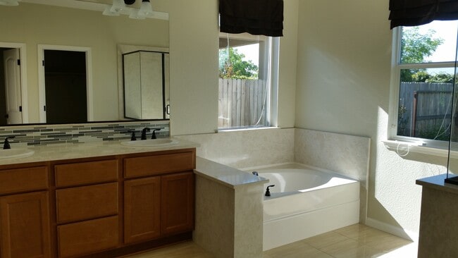 Building Photo - 4837 Langley Way