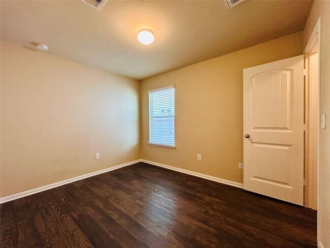 Building Photo - 15205 Wideleaf Cove