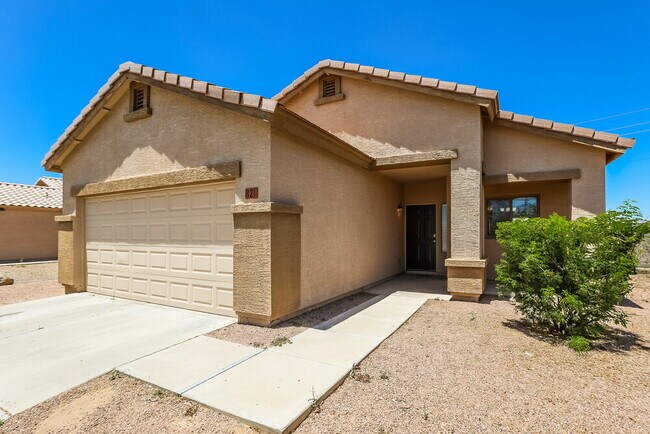 Building Photo - 82 6th Ave W