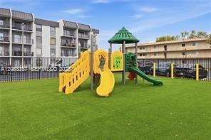 Building Photo - 10421 N Kendall Dr
