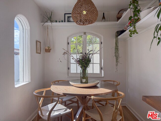 Building Photo - 316 S Wetherly Dr