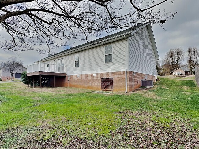 Building Photo - 112 Rouen Ct