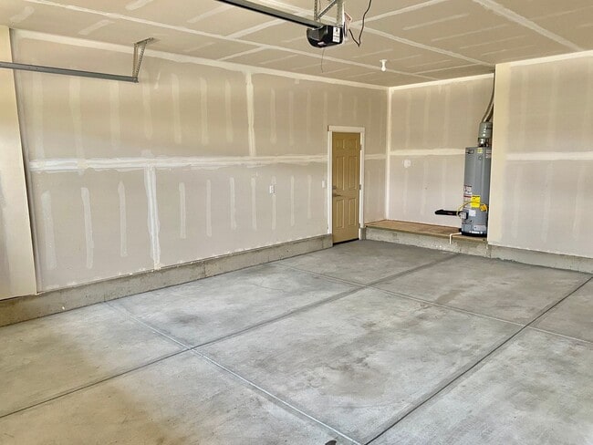 Building Photo - 61357 SE Matthew St