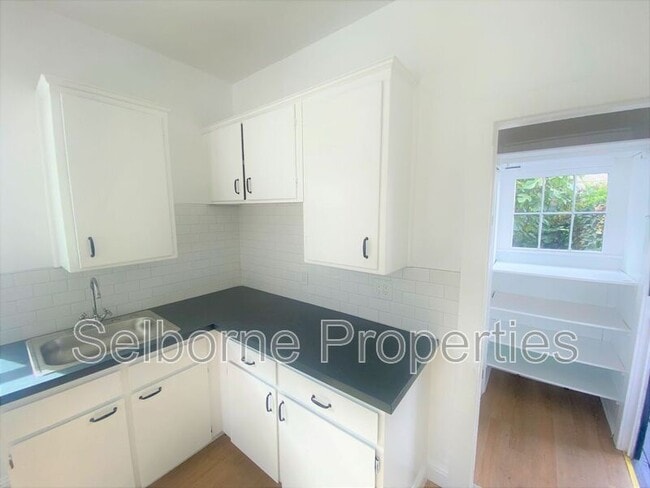 Building Photo - 4325 Essex St