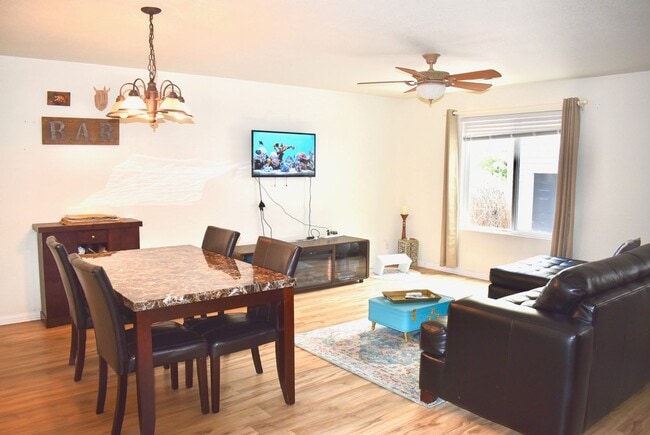 Building Photo - Beautiful 3 Bedroom/ 2.5 Bathroom Home in Northglenn Available May!!