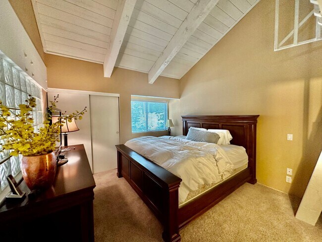 Building Photo - Welcome to Courchevel Unit 11