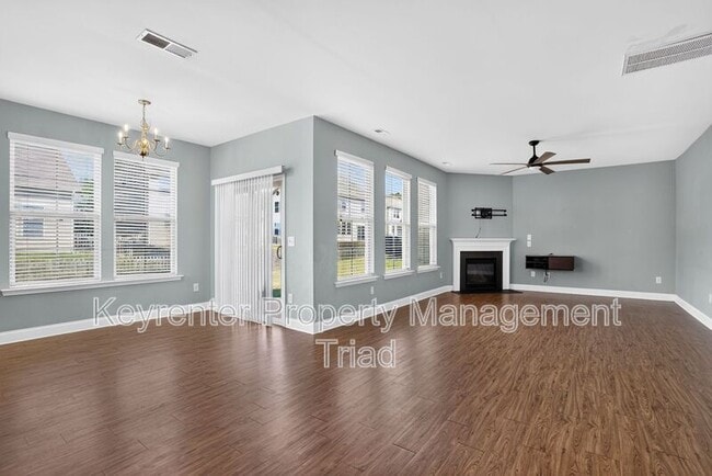 Building Photo - 504 Eagles Wy