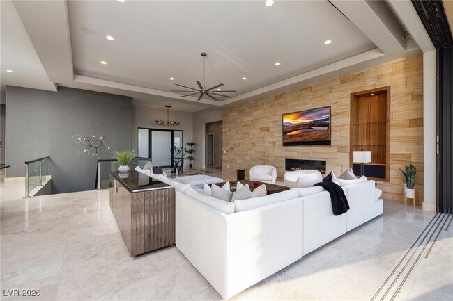 Building Photo - 675 Scenic Rim Dr