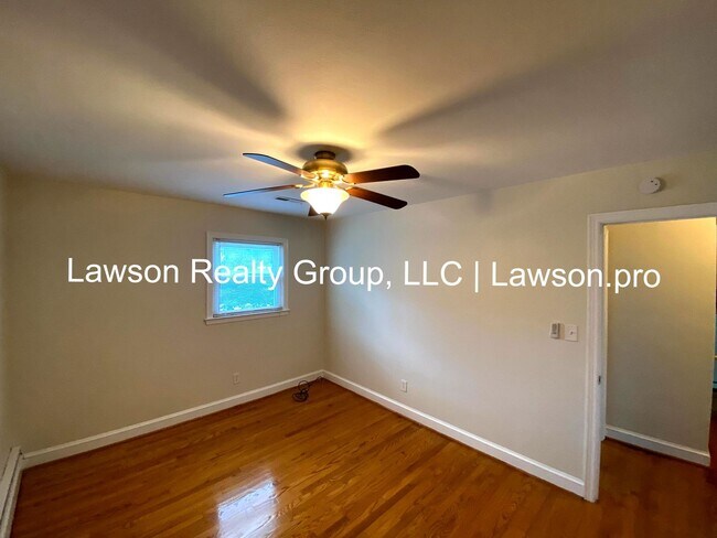 Building Photo - 1706 Glendon Rd